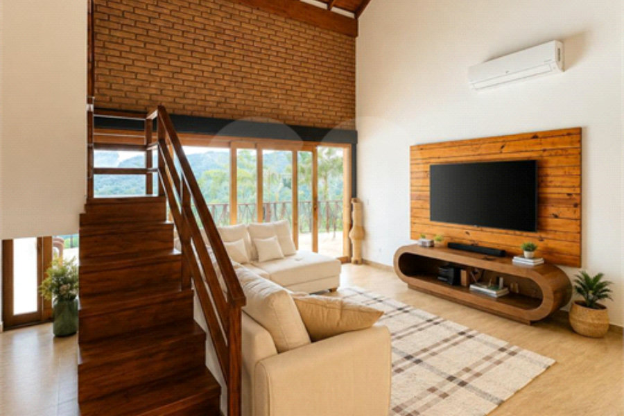 Casa Térrea à venda com 3 quartos, sendo 2 suítes,  em Luiz Fagundes, Mairiporã, SP