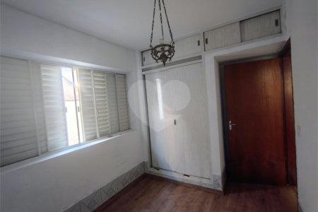 Casa à venda com 3 quartos, sendo 1 suíte, em Vila Vianelo, Jundiaí, SP