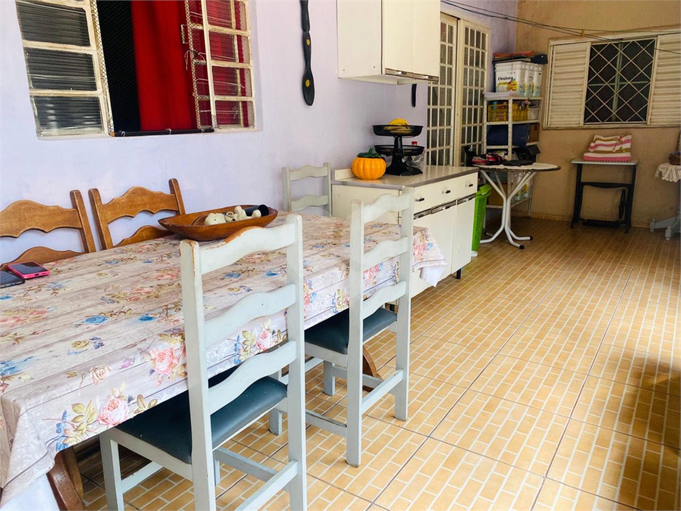 Casa à venda com 3 quartos, sendo 1 suíte, em Vila Barcelona, Sorocaba, SP