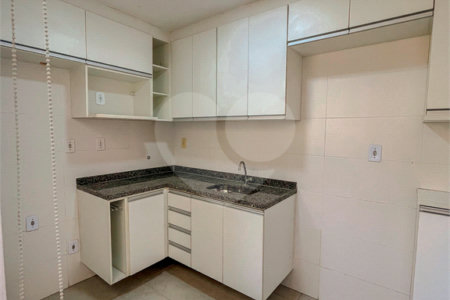Casa à venda com 4 quartos, sendo 1 suíte, no condomínio Imperial Santa Cruz, Rio de Janeiro - RJ