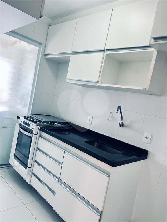 Apartamento à venda com 2 quartos em Parque Maria Domitila, São Paulo, SP