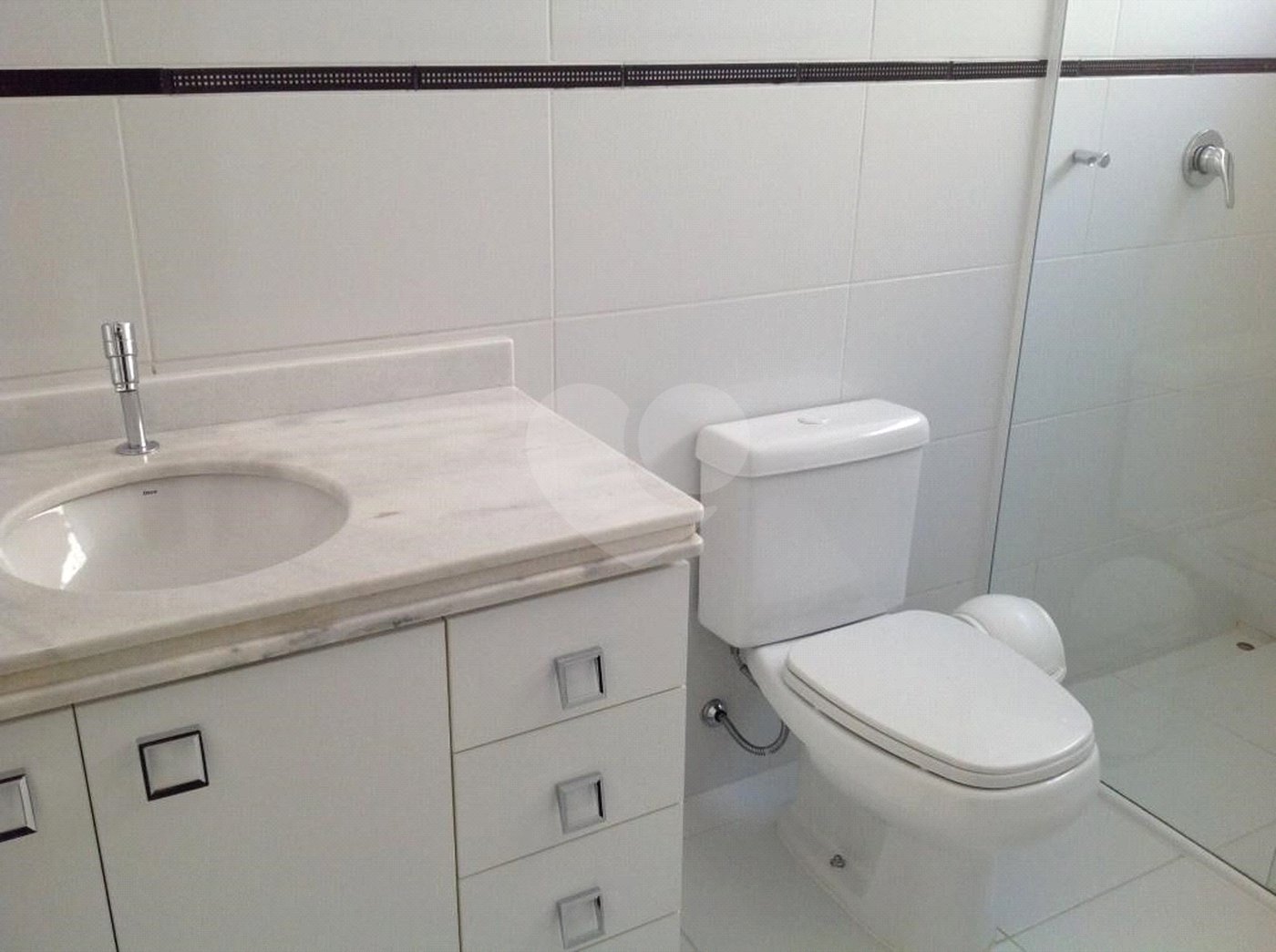 Casa à venda com 3 quartos, sendo 2 suítes,  no condomínio Real Park - Vila Oliveira, Mogi das Cruzes - SP