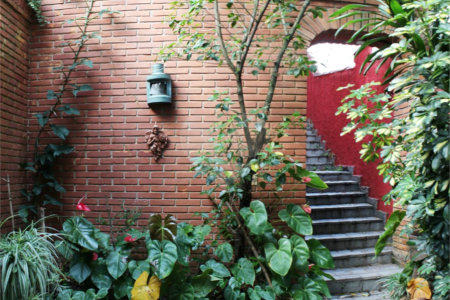 Casa à venda com 4 quartos, sendo 2 suítes, em Jardim Leonor, São Paulo, SP