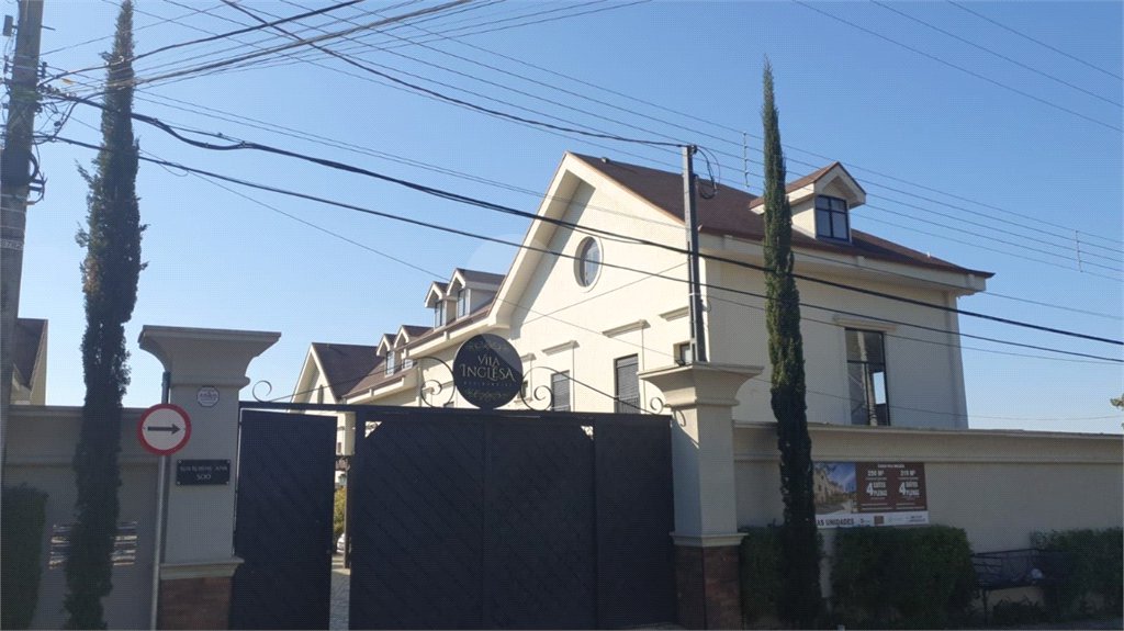 Casa à venda com 4 suítes no condomínio Vila Inglesa, Atibaia - SP