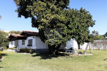 Casa à venda com 3 quartos em Vila Santa Rosália, São Roque, SP