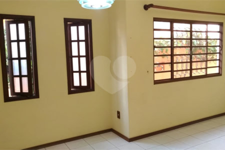 Casa à venda ou para alugar com 2 quartos, sendo 1 suíte, em Jardim do Lago, Atibaia, SP