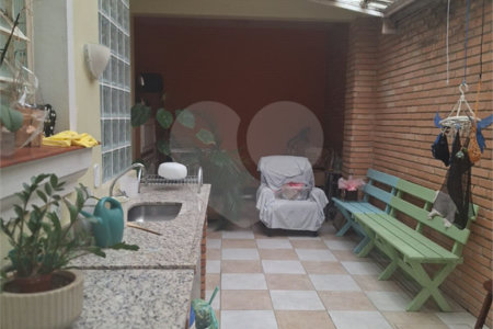 Excelente sobrado para venda com 250m², 3 quartos e 2 vagas de garagem na Aclimação!