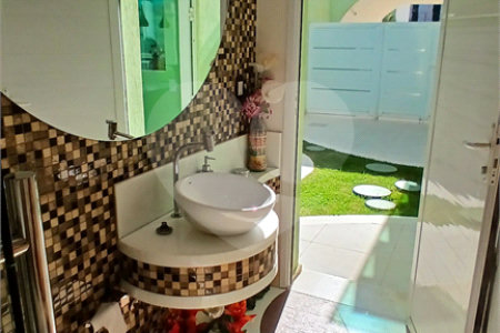Casa à venda com 3 suítes no condomínio Figueira Garden, Atibaia - SP