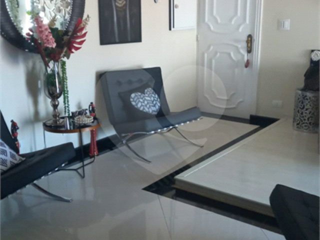 Apartamento à venda com 2 quartos, sendo 1 suíte,  em Parada Inglesa, São Paulo, SP