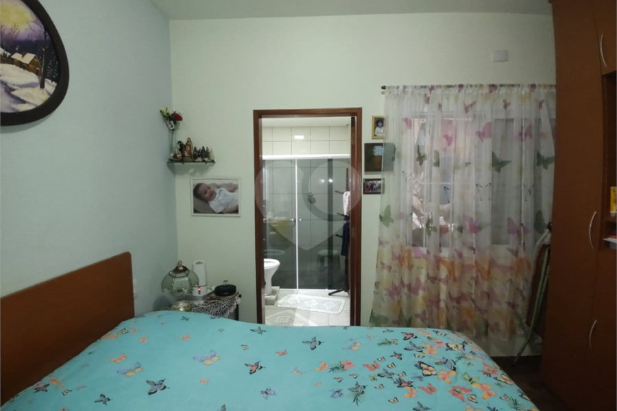 Casa à venda com 3 suítes no condomínio Morada das Hortênsias, São Paulo - SP