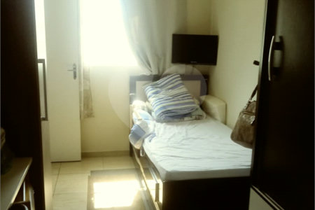 Casa à venda com 2 quartos, sendo 1 suíte, no condomínio Jardim Débora, Poá - SP