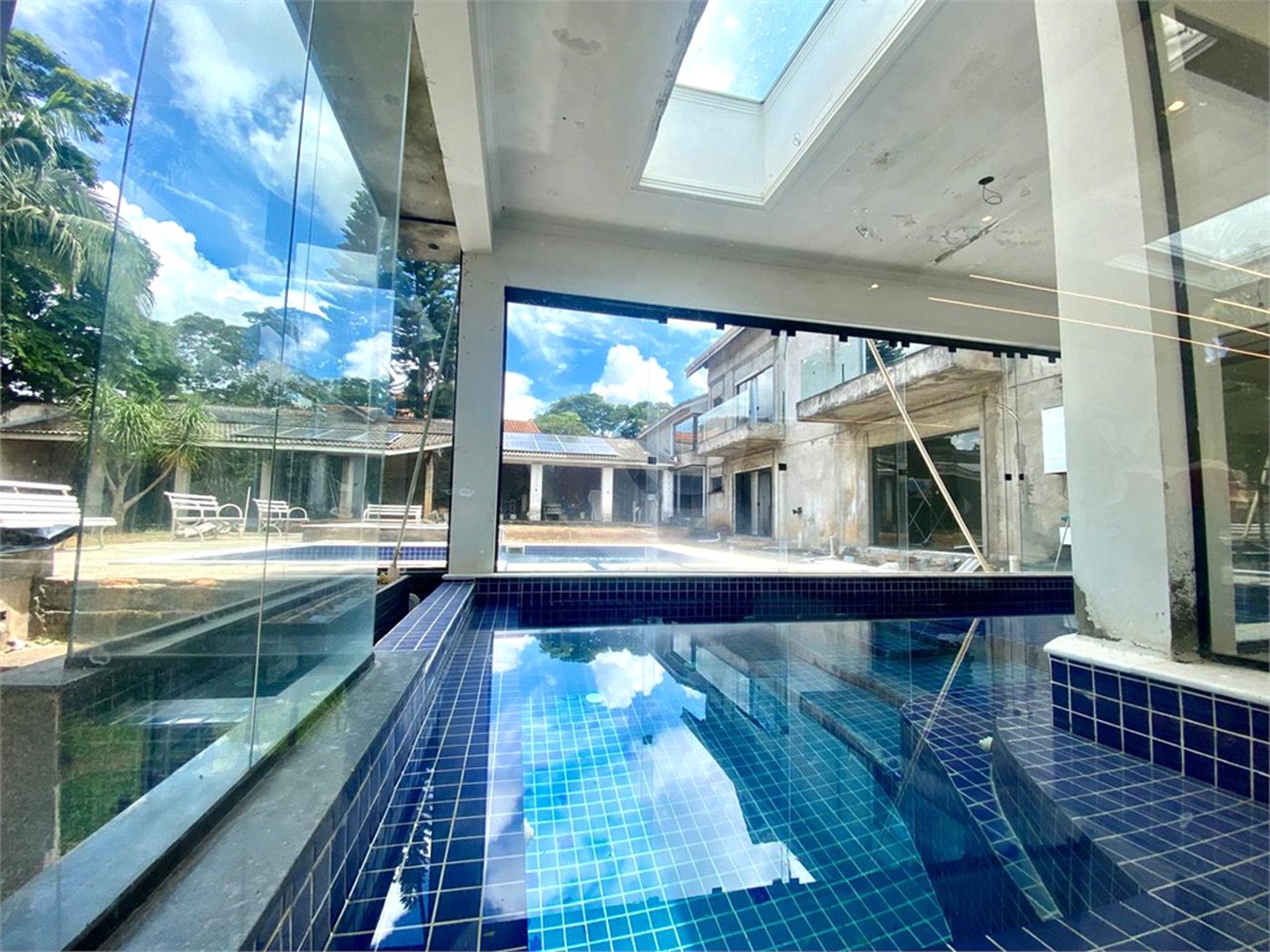 Casa para alugar com 5 quartos, sendo 3 suítes,  em Samambaia Parque Residencial, Atibaia, SP
