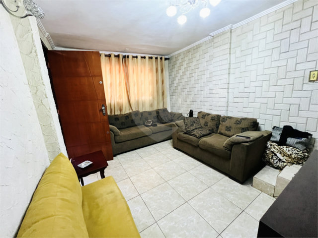 Sobrado à venda com 2 quartos em Parada Inglesa, São Paulo, SP