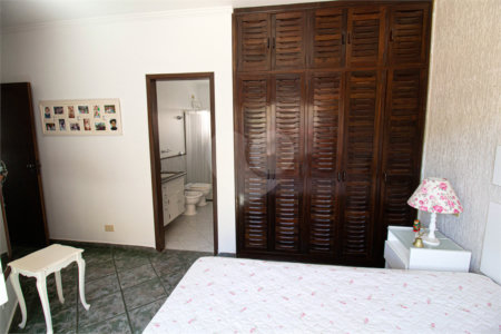 Casa à venda com 1 quarto, sendo 3 suítes, em Esplanada Mendes Moraes, São Roque, SP