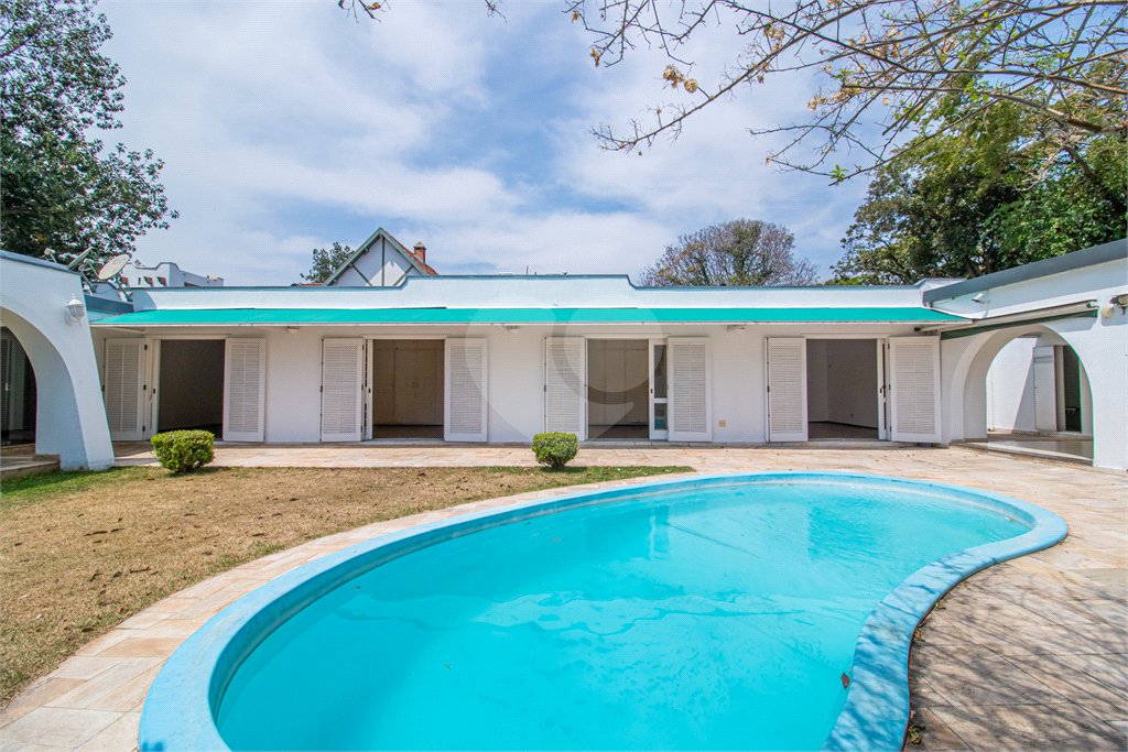 Casa Térrea à venda com 5 quartos, sendo 2 suítes, em Jardim Marajoara, São Paulo, SP