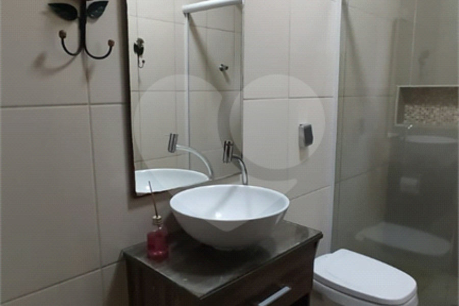 Sobrado à venda com 3 quartos, sendo 1 suíte, em Jardim Tabatinga, Guarulhos, SP