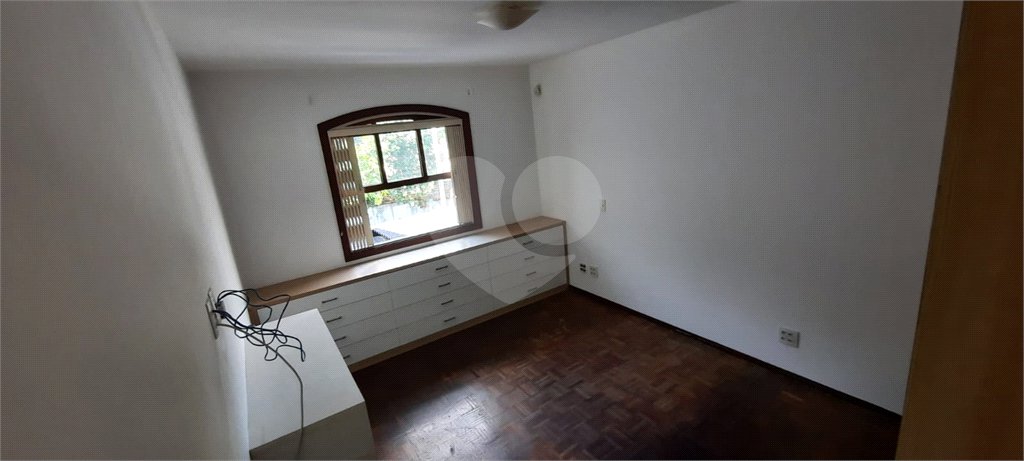 Sobrado à venda com 3 quartos, sendo 1 suíte, em Vila Firmiano Pinto, São Paulo, SP