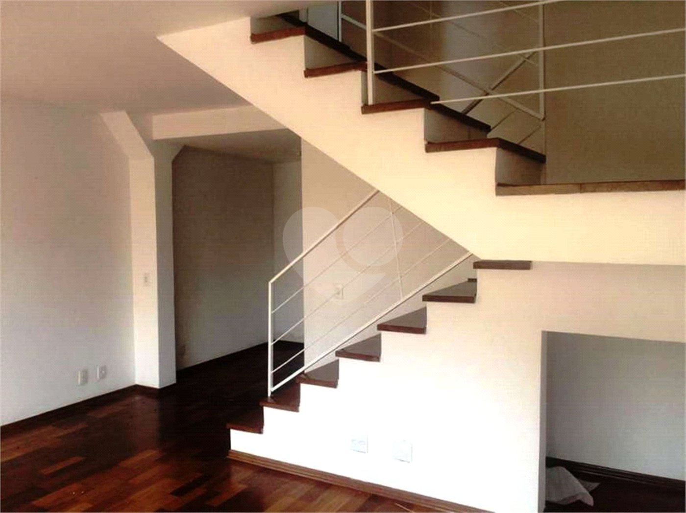 Casa à venda com 3 quartos, sendo 1 suíte, no condomínio Vila das Macieiras, São Paulo - SP