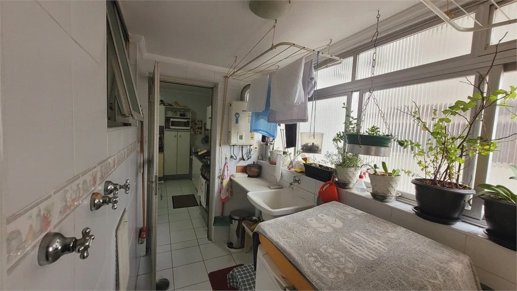 Apartamento à venda com 2 quartos, sendo 1 suíte, em Pinheiros, São Paulo, SP