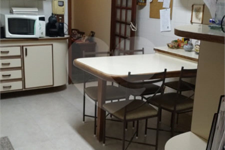 Sobrado à venda com 3 quartos, sendo 1 suíte, em Vila Matias, São Paulo, SP