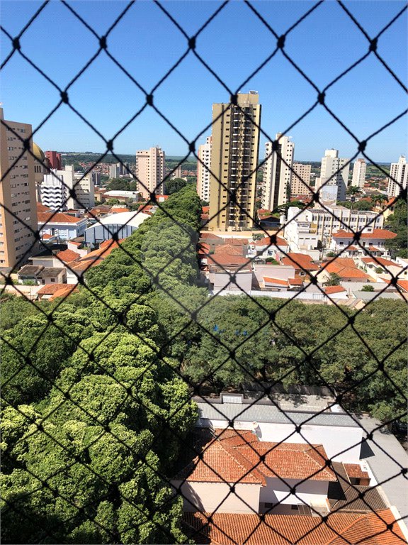 Apartamento à venda com 2 quartos, sendo 1 suíte, no Centro, Araraquara, SP