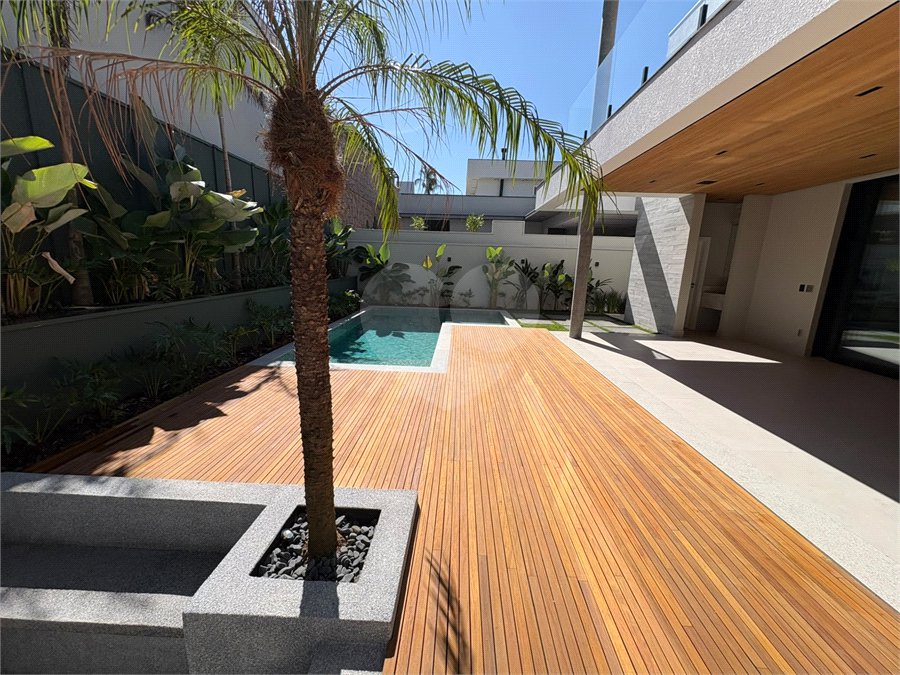 Casa à venda com 4 suítes no condomínio Villa Borghese, Indaiatuba - SP