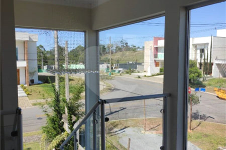 Casa à venda com 4 quartos, sendo 3 suítes,  no condomínio Aruã Brisas II, Mogi das Cruzes - SP