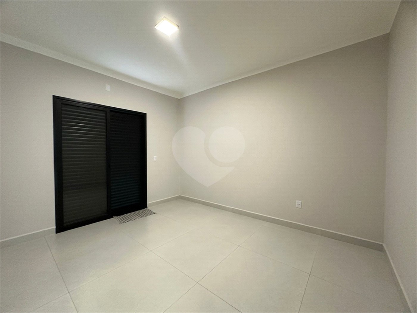 Casa à venda com 3 quartos, sendo 1 suíte, em Vila Carolina, Itapetininga, SP
