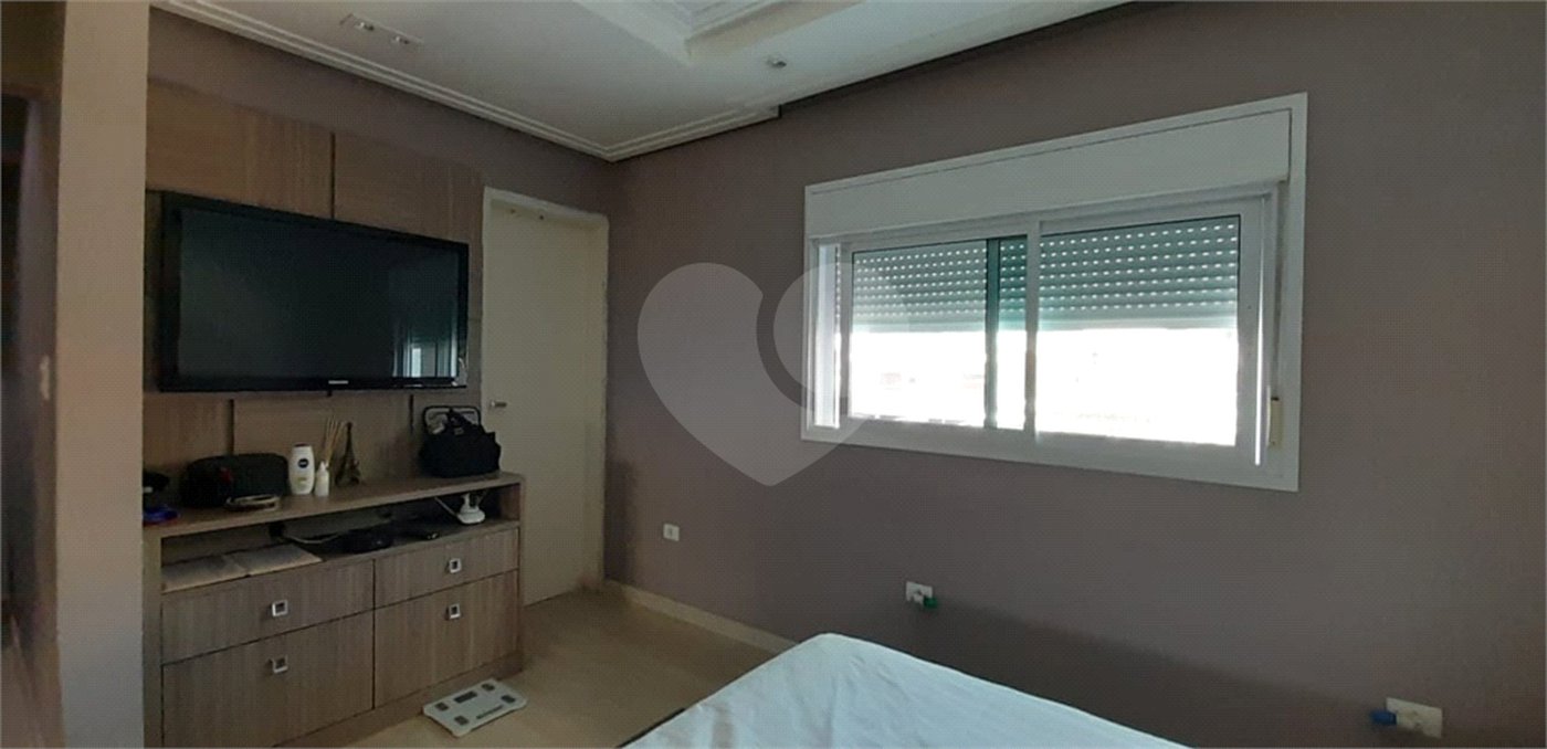 Sobrado à venda com 3 quartos, sendo 2 suítes,  em Vila Pires, Santo André, SP
