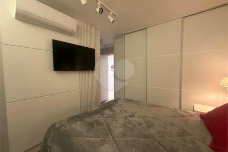 Apartamento à venda com 3 quartos, sendo 2 suítes, em Santo Amaro, São Paulo, SP