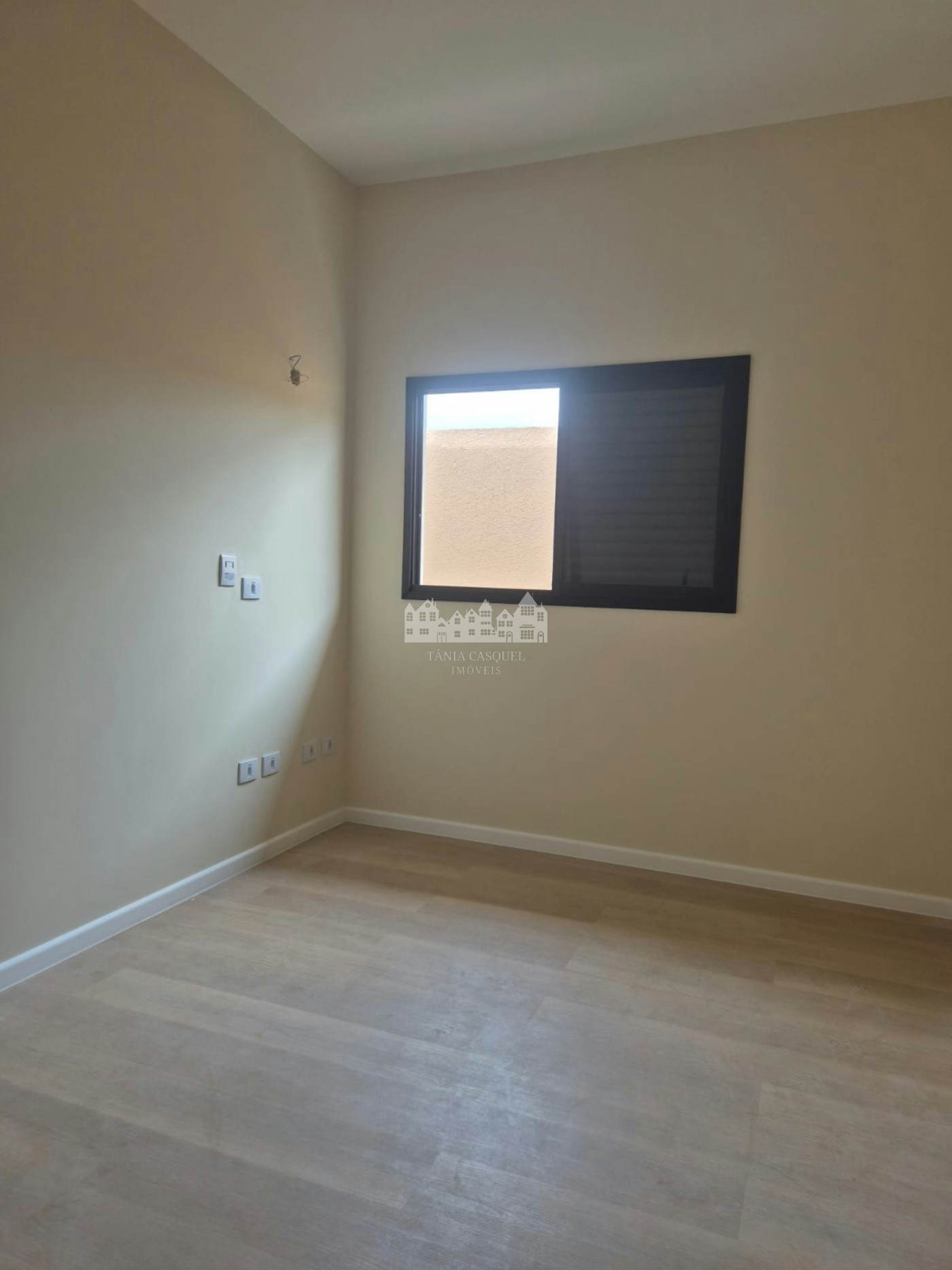 Casa à venda com 3 suítes em Vila Petrópolis, Atibaia, SP