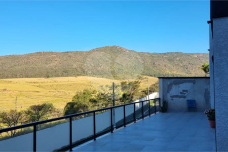 Casa à venda com 4 suítes no condomínio Osato, Atibaia - SP