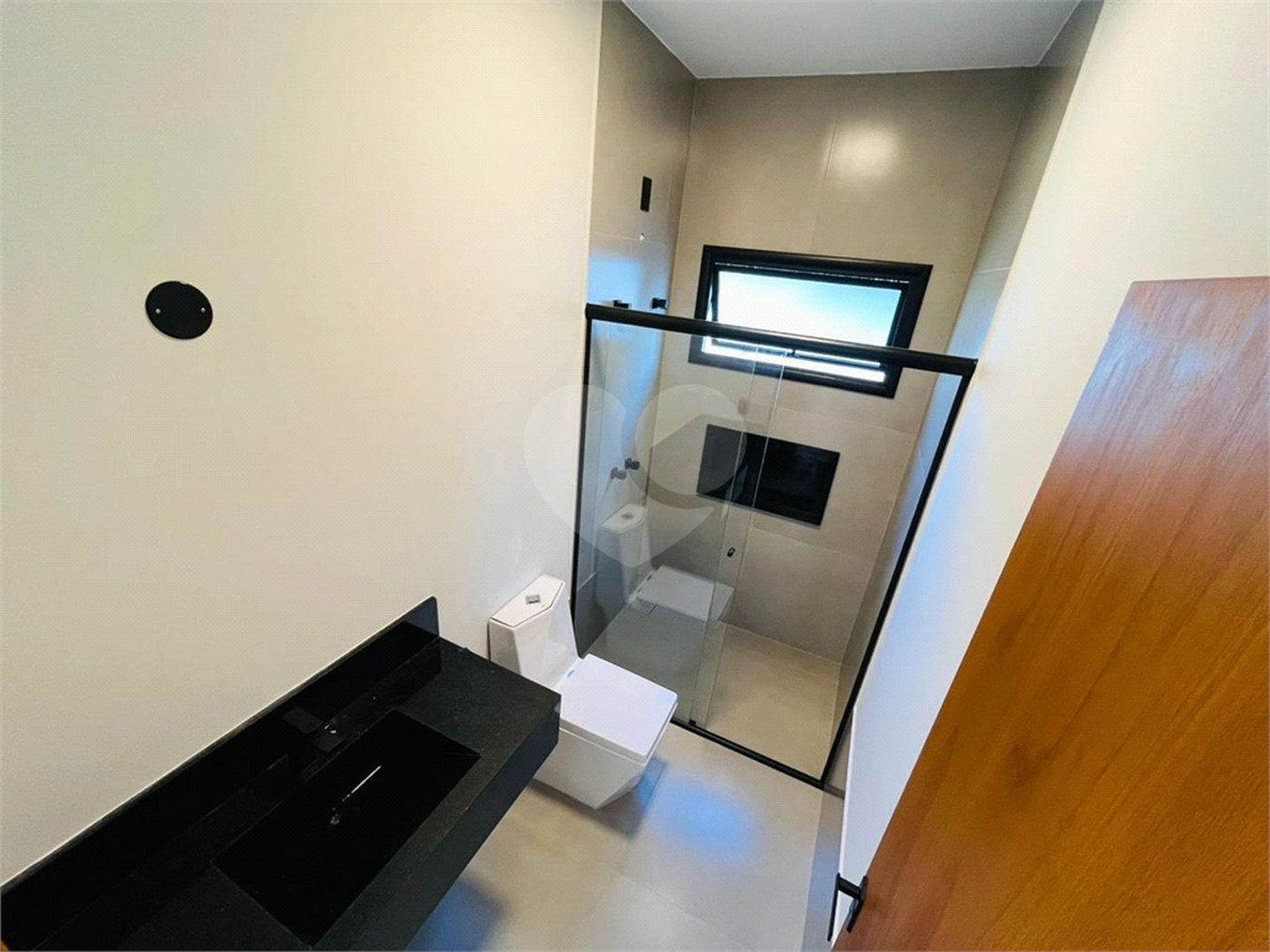 Casa à venda com 3 quartos, sendo 1 suíte,  no condomínio Cerejeiras, Araçoiaba da Serra - SP