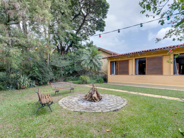 Casa Térrea à venda ou para alugar com 5 quartos, sendo 2 suítes,  em Jardim Prudência, São Paulo, SP