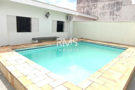 Casa à venda com 4 quartos, sendo 2 suítes,  no Centro, Itu, SP
