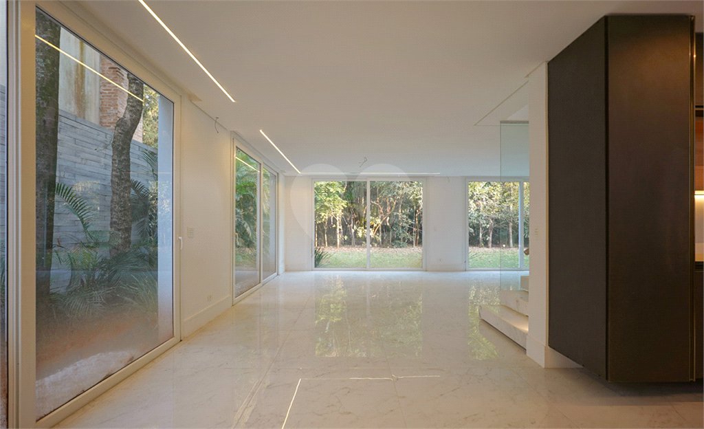 Casa para alugar com 4 suítes no condomínio Hípica Garden, São Paulo - SP