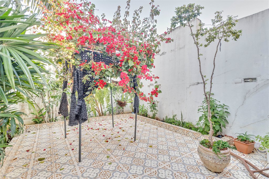 Sobrado à venda com 4 quartos, sendo 2 suítes, em Jardim Marajoara, São Paulo, SP