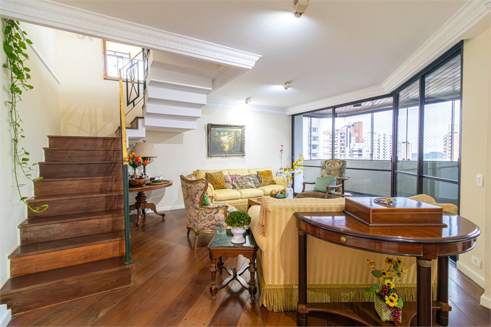 Duplex à venda com 4 quartos, sendo 3 suítes, em Campo Belo, São Paulo, SP
