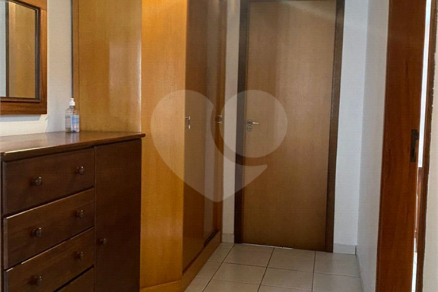 Sobrado à venda com 4 quartos, sendo 1 suíte,  em Palmas do Tremembé, São Paulo, SP