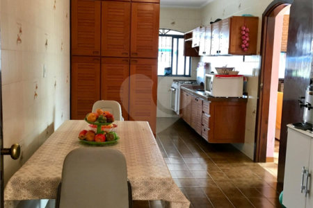 Casa à venda com 4 quartos, sendo 1 suíte, no Centro, Piracaia, SP