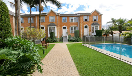 Casa para alugar com 4 quartos, sendo 2 suítes,  no condomínio Fairmont, São Paulo - SP