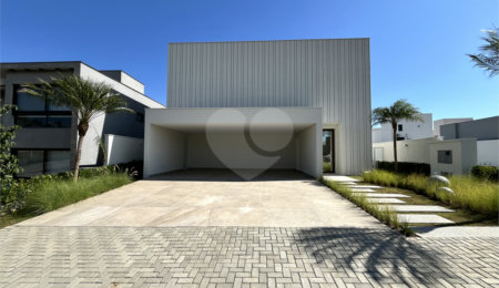 Casa à venda com 4 suítes no condomínio Alphaville Nova Esplanada 3, Votorantim - SP