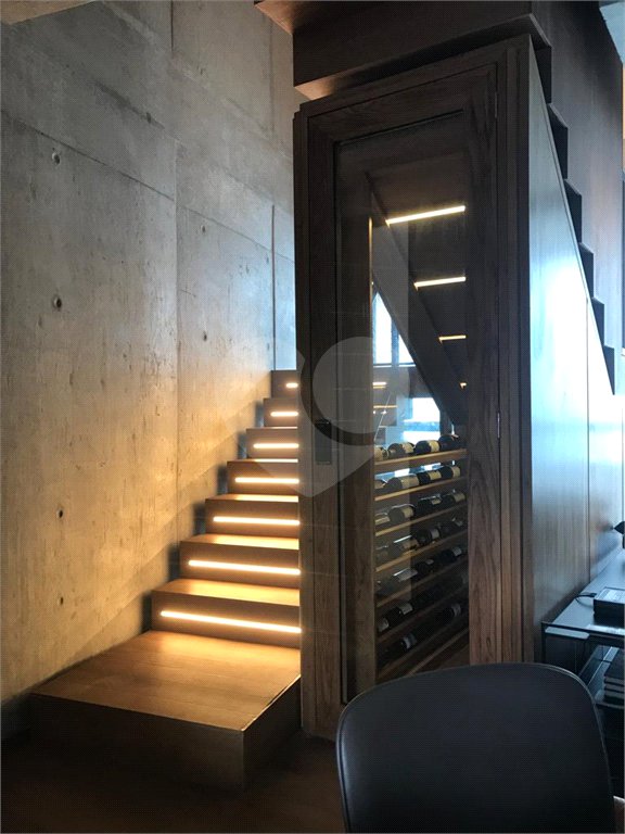 Apartamento à venda com 2 suítes em Vila Nova Conceição, São Paulo, SP