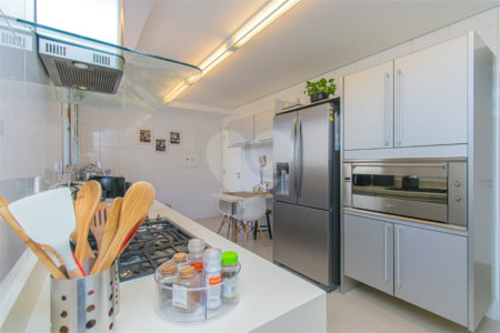 Apartamento à venda com 3 quartos, sendo 2 suítes, em Vila Nova Conceição, São Paulo, SP