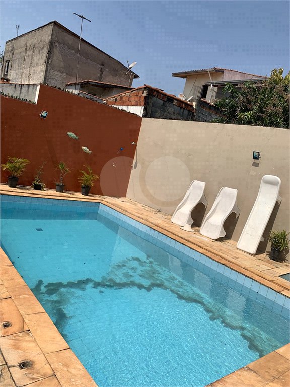 Sobrado à venda com 4 quartos, sendo 3 suítes,  em Jardim Alvinópolis, Atibaia, SP