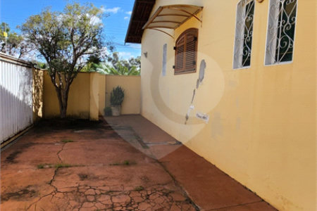 Sobrado à venda ou para alugar com 5 quartos, sendo 1 suíte, em Vila Harmonia, Araraquara, SP