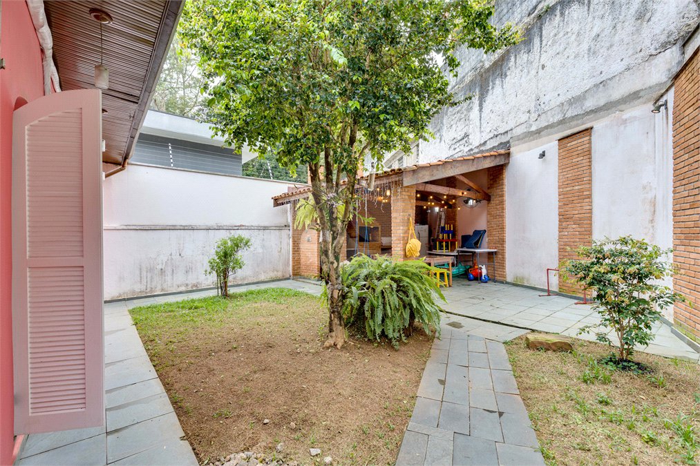 Casa à venda com 4 suítes em Jardim Marajoara, São Paulo, SP