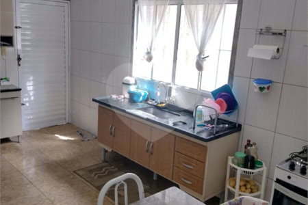 Sobrado à venda com 3 quartos em Parque Residencial Casa Branca, Suzano, SP