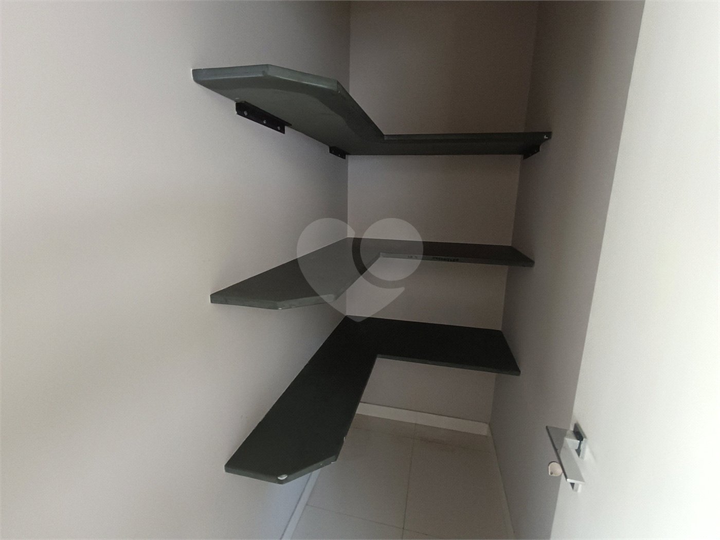 Casa à venda com 4 quartos, sendo 2 suítes, no condomínio Terras de Santa Adélia, Vargem Grande Paulista - SP