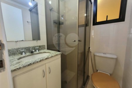 Apartamento para alugar com 3 quartos, sendo 1 suíte,  em Vila Hamburguesa, São Paulo, SP